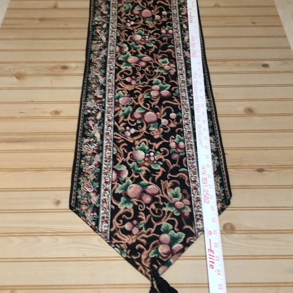 Vintage Black Grapes Fruit Scroll Tapestry Table Runner‎ With Tassels